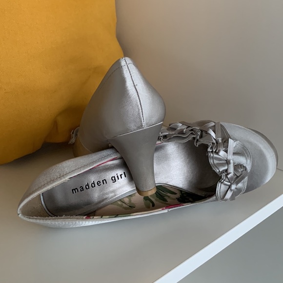 Madden Girl - silver satin pumps, size 7.5, 2.5” heel, worn once - Picture 3 of 9